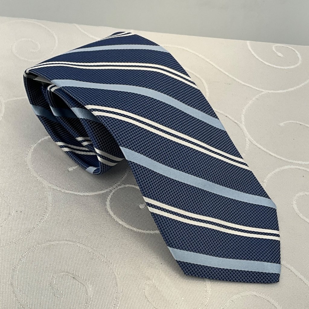 Tom James Long Blue Striped 100 Silk Necktie Navy Light Blue  White Diagonal